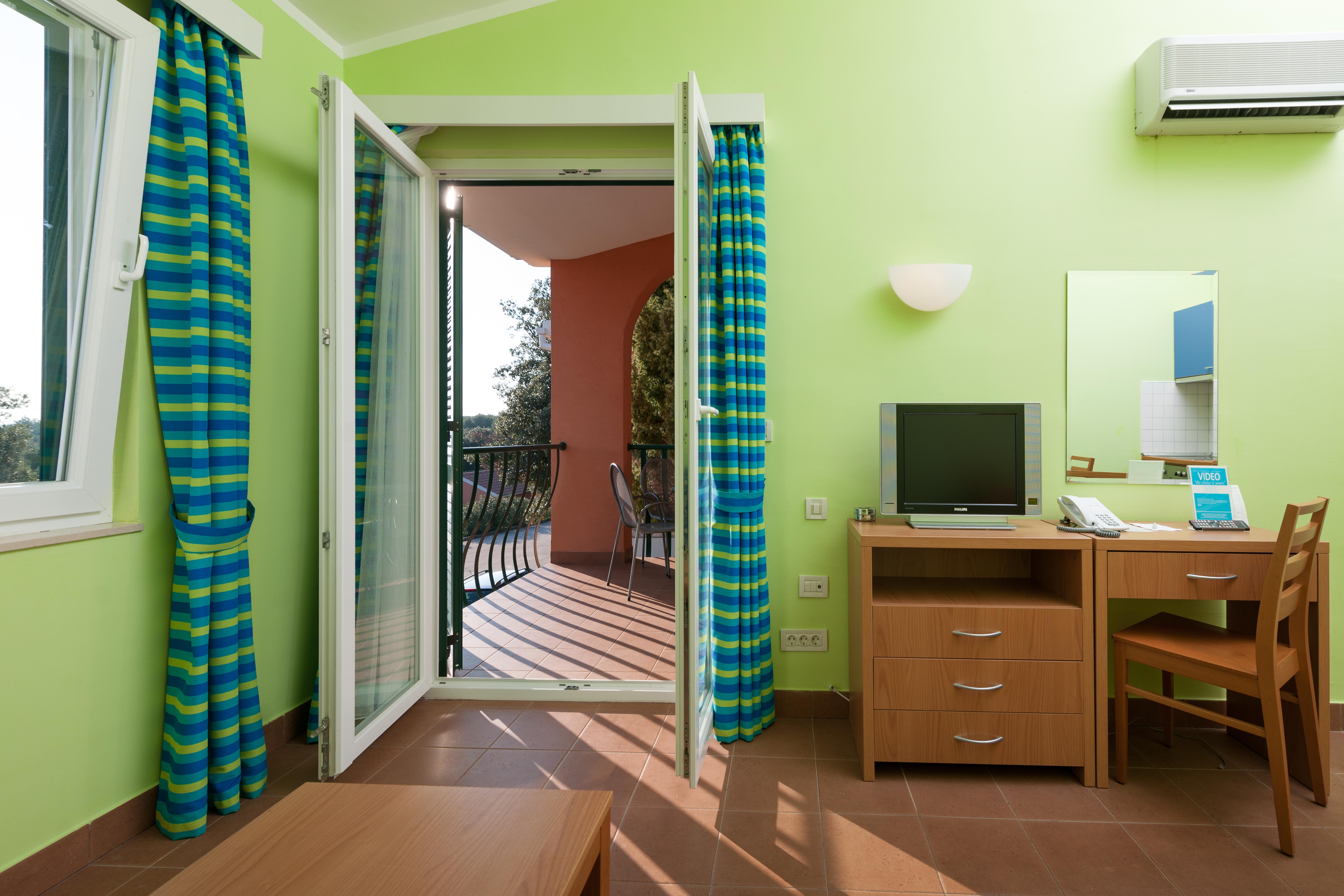 Maistra Select Koversada Naturist Apartments 弗尔萨尔 外观 照片