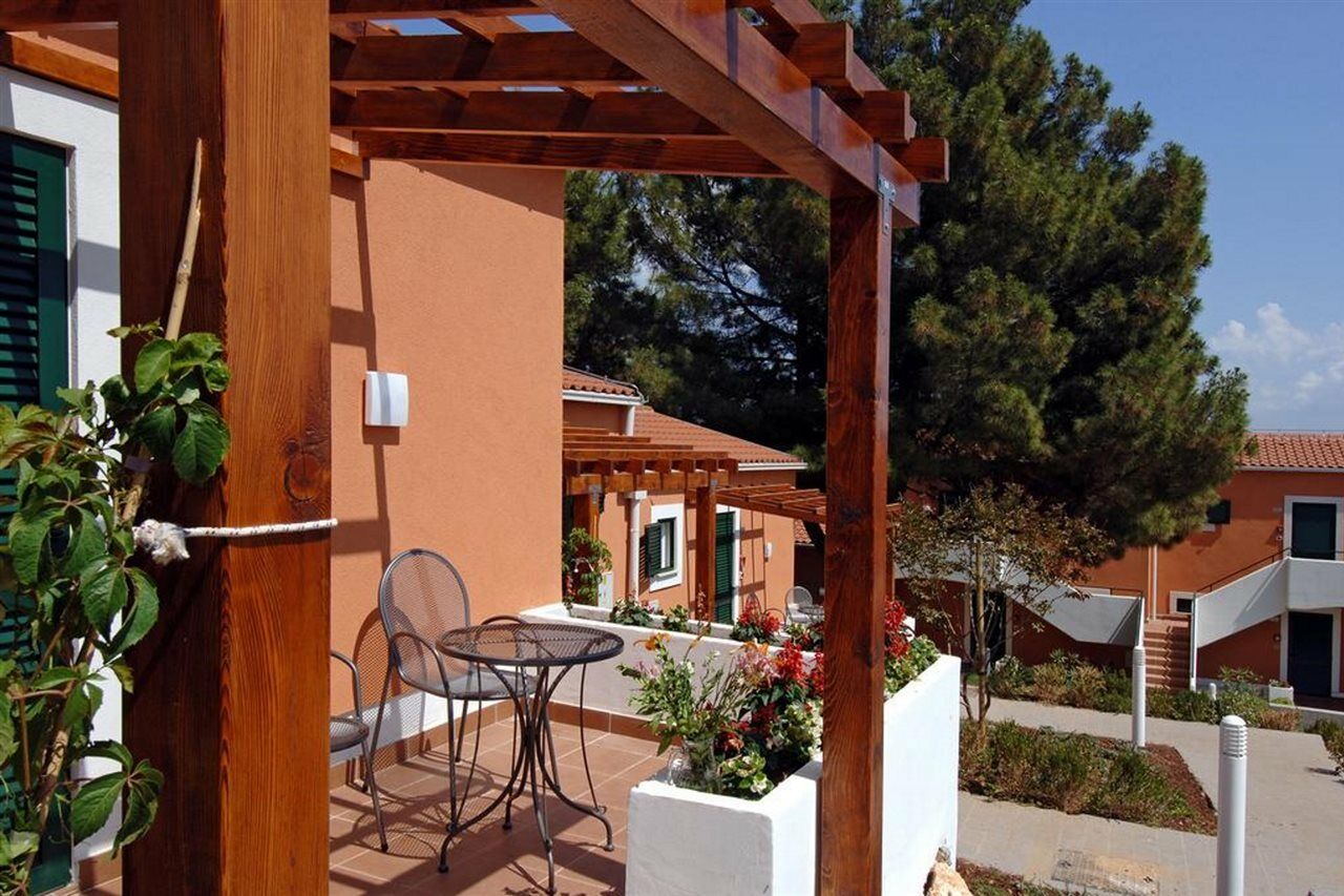 Maistra Select Koversada Naturist Apartments 弗尔萨尔 外观 照片